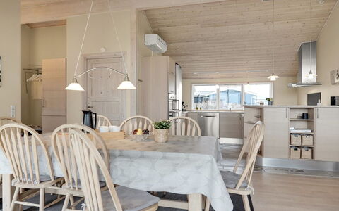Aniela - 150M from the Sea: Mueble, Madera, Diseño De Interiores, Techo, Piso, Cocina Y Comedor Mesa, Lámpara, Suelo, Silla, Comedor