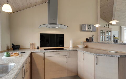 Aniela - 150M from the Sea: Mostrador, Cocina, Piso, Diseño De Interiores, Aparato De Cocina, Gabinetes, Mueble, Techo, Suelo, Lámpara