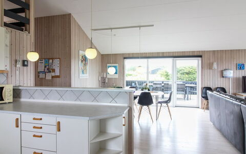 Seniha - 400M from the Sea: Diseño De Interiores, Piso, Mueble, Madera, Cocina, Techo, Suelo, Mostrador, Lámpara, Encendiendo