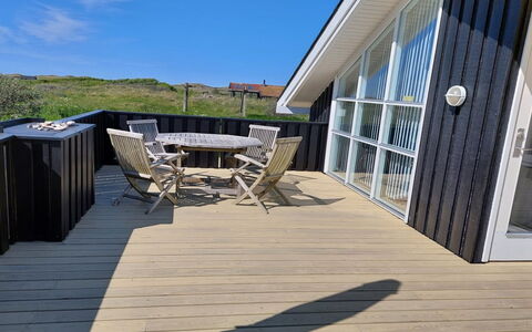 Sixten - 450M from the Sea: Piso, Pared, Suelo, Diseño De Interiores, Madera, Techo, Suelos De Madera, Encendiendo, Mueble, Suelo Laminado