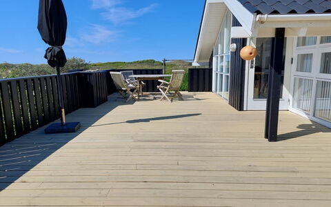 Sixten - 450M from the Sea: Piso, Pared, Suelo, Diseño De Interiores, Madera, Techo, Suelos De Madera, Encendiendo, Mueble, Suelo Laminado