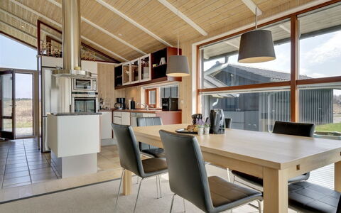 Gretha - 1.0Km from the Sea: Madera, Diseño De Interiores, Casa, Techo, Piso, Mueble, Suelo, Cocina Y Comedor Mesa, Cocina, Silla