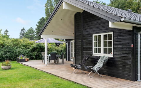 Gotliebe - 750M from the Sea: Piscina, Mueble Para Exteriores, Mueble, Recurso, Losa, Eco Hotel, Sombra, Silla, Ocio, Inmuebles