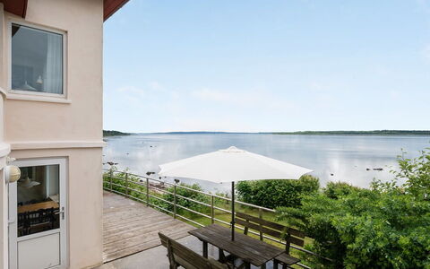 Grumme - 30M to the Fjord: Cabaña, Casa, Casa, Techo, Porche, Inmuebles, Vía Muerta, Edificios Del Jardín, Casa De Campo, Yarda