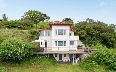 Grumme - 30M to the Fjord: Cabaña, Casa, Casa, Techo, Porche, Inmuebles, Vía Muerta, Edificios Del Jardín, Casa De Campo, Yarda