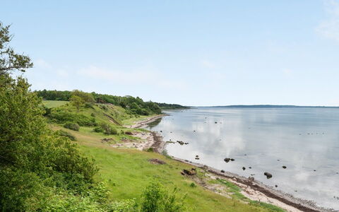Grumme - 30M to the Fjord: Cabaña, Casa, Casa, Techo, Porche, Inmuebles, Vía Muerta, Edificios Del Jardín, Casa De Campo, Yarda