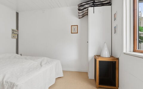 Gadde - 1Km from the Sea: Pared, Piso, Suelo, Diseño De Interiores, Madera, Techo, Habitación, Mueble, Cama, Habitación