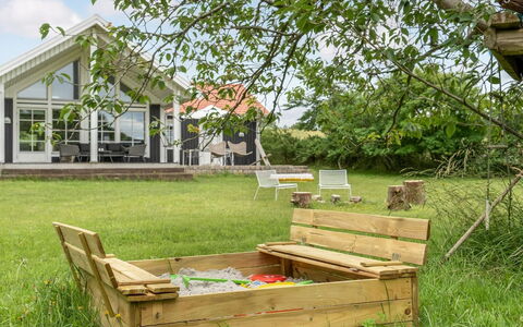 Bernadete - 50M to the Fjord: Madera, Jardín, Ocio, Patio Interior, Césped, Niño, Mueble Para Exteriores, Tablón, Maderas, Parque