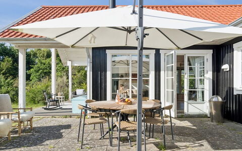 Bernadete - 50M to the Fjord: Departamento, Sombra, Balcón, Silla, Cerca, Mueble Para Exteriores, Aluminio, Césped Artificial
