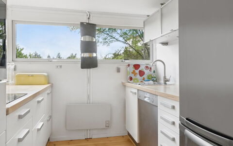 Hannelore - 700M from the Sea: Cocina, Aparato De Cocina, Mostrador, Diseño De Interiores, Electrodoméstico, Piso, Gabinetes, Techo, Electrodoméstico, Fregadero
