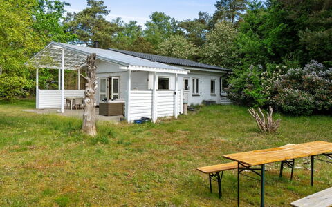 Rietrikki - 1.5Km from the Sea: Casa, Casa, Cabaña, El Terreno Del Lote, Techo, Área Rural, Patio Interior, Césped, Jardín, Vía Muerta