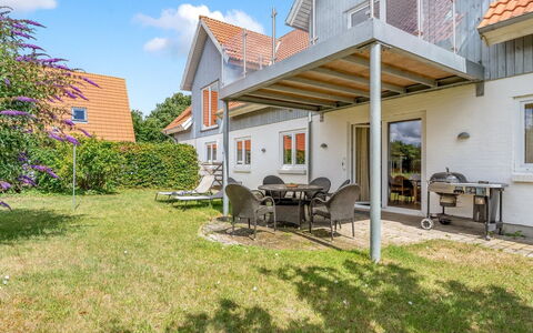 Ettie - 6Km from the Sea: Casa, Casa, Techo, Cabaña, Inmuebles, Sombra, Césped, Porche, Yarda, Casa De Campo