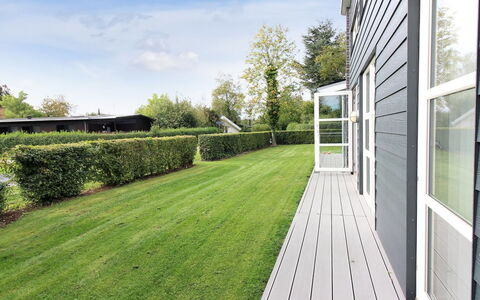 Bjerne - 200M from the Sea: Mueble, Diseño De Interiores, Piso, Madera, Suelo, Techo, Suelos De Madera, Silla, Mesa, Encendiendo