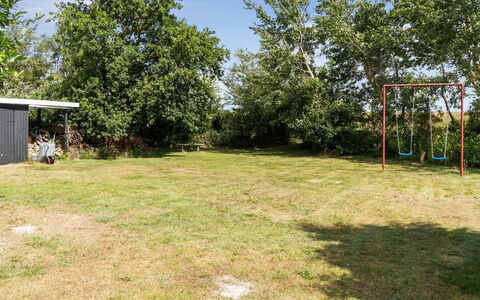 Margit - 10M from the Sea: Árbol, Hierba, Llanura, Jardín, El Terreno Del Lote, Césped, Área Rural, Sombra, Patio Interior