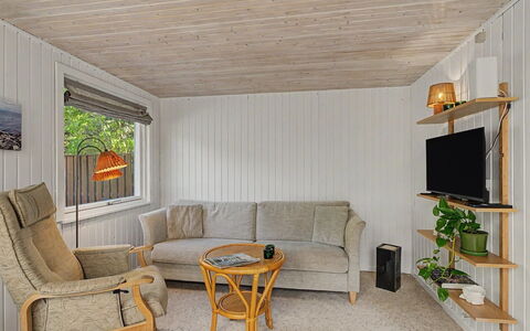 Kaarina - 550M from the Sea: Piso, Madera, Diseño De Interiores, Suelo, Techo, Mueble, Habitación, Sofá, Sala, Suelos De Madera