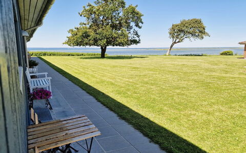 Emira - 50M from the Sea: Hierba, Pradera, Paisaje, Ecorregión, Llanura, Planta De La Comunidad, El Terreno Del Lote, Mueble Para Exteriores, Pradera, Shrubland