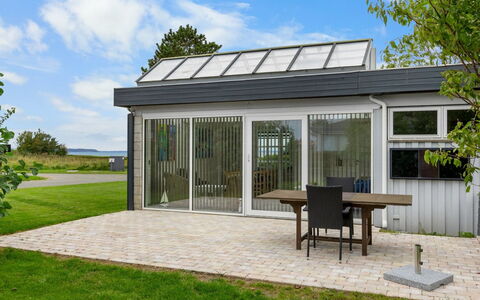 Rikkart - 100M from the Sea: Mueble, Diseño De Interiores, Piso, Madera, Suelo, Techo, Suelos De Madera, Silla, Mesa, Encendiendo