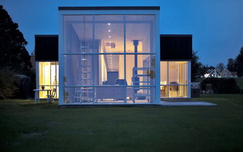 Amia - 20M from the Sea: Mueble, Diseño De Interiores, Silla, Piso, Mesa, Recurso, Suelo, Techo, Habitación, Eco Hotel
