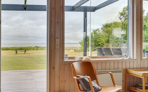 Sigurd - 20M from the Sea: Mueble, Diseño De Interiores, Piso, Madera, Suelo, Techo, Suelos De Madera, Silla, Mesa, Encendiendo
