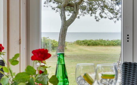 Sigurd - 20M from the Sea: Mueble, Diseño De Interiores, Piso, Madera, Suelo, Techo, Suelos De Madera, Silla, Mesa, Encendiendo