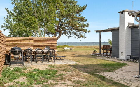 Sigurd - 20M from the Sea: Mueble, Diseño De Interiores, Piso, Madera, Suelo, Techo, Suelos De Madera, Silla, Mesa, Encendiendo