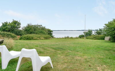 Sissela - 5M from the Sea