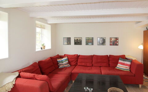 Harre - 300M from the Sea: Mueble, Sofá, Diseño De Interiores, Piso, Suelo, Pared, Madera, Sala, Techo, Habitación