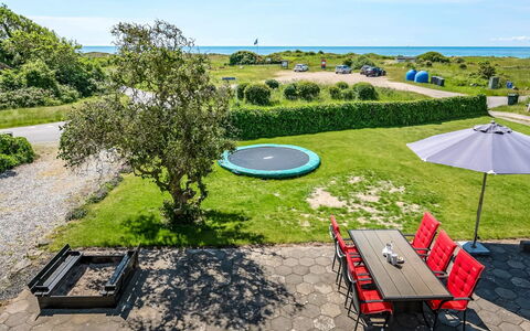 Emin - 100M from the Sea: Oceano, Césped, Paisajismo, Costa, Yarda, Parque, Recurso