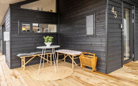 Gunborg - 400M from the Sea: Mueble, Diseño De Interiores, Piso, Madera, Suelo, Techo, Suelos De Madera, Silla, Mesa, Encendiendo