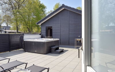 Helina - 180M from the Sea