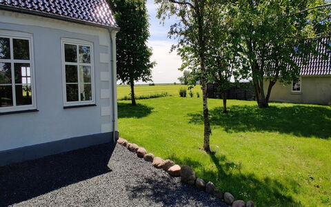 Juuso - 20Km from the Sea: Casa, Casa, Cabaña, Entrada De Coches, Césped, Jardín, Inmuebles, Paisajismo, Vía Muerta, Yarda