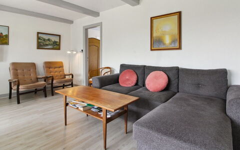 Skarpe: Mueble, Diseño De Interiores, Piso, Sofá, Suelo, Madera, Habitación, Mesa, Sala, Techo