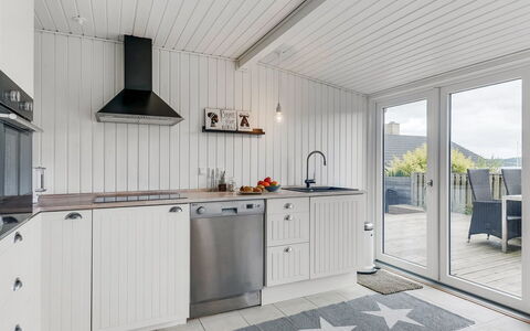 Elain - from the Sea: Cocina, Aparato De Cocina, Gabinetes, Mostrador, Electrodoméstico, Electrodoméstico, Madera Dura, Tablón, Suelos De Madera