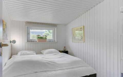 Elain - from the Sea: Techo, Diseño De Interiores, Piso, Habitación, Suelo, Lecho, Cama, Sábana, Tablón, Lámpara