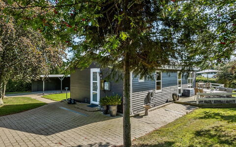 Leandra - 600M from the Sea