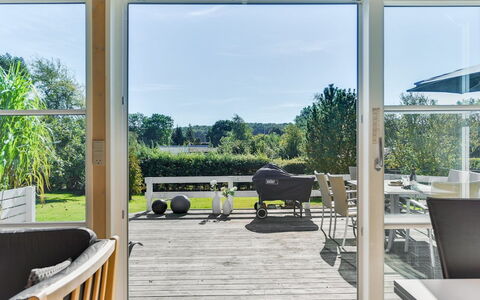 Leandra - 600M from the Sea