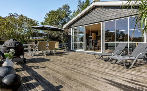 Leandra - 600M from the Sea