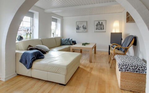 Lokke - 19Km from the Sea: Madera, Techo, Arquitectura, Casa, Casa, Cabaña, Vía Muerta, Madera Dura, Pendiente, Inmuebles