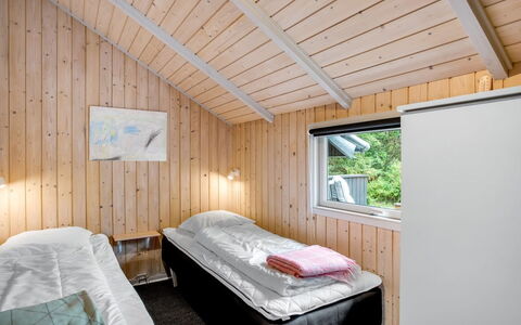 Tecla - 12Km from the Sea: Madera, Casa, Habitación, Puerta, Cabaña, Congelación, Cama, Invierno, Lecho, Nieve