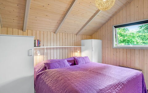 Tecla - 12Km from the Sea: Diseño De Interiores, Madera, Techo, Habitación, Mueble, Suelo, Casa, Piso, Cama, Encendiendo