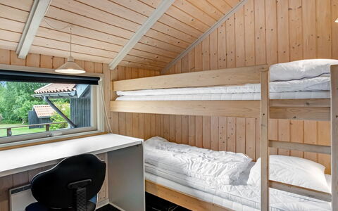 Tecla - 12Km from the Sea: Madera, Techo, Manchas De Madera, Habitación, Madera Dura, Vía Muerta, Cama, Diseño, Cuarto De Troncos, Tablón