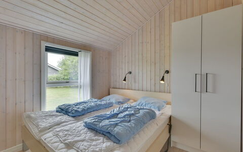 Harth - 700M to the Fjord: Madera, Techo, Diseño De Interiores, Habitación, Piso, Cama, Suelo, Marco De La Cama, Habitación, Madera Dura