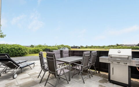 Harth - 700M to the Fjord: Mueble, Mueble Para Exteriores, Silla, Mesa, Mesa Al Aire Libre, Patio, Cocina Y Comedor Mesa, Jardín, Cubierta, Madera Dura