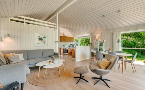 Elevine - 300M to the Fjord: Madera, Piso, Diseño De Interiores, Techo, Suelo, Suelos De Madera, Casa, Madera Dura, Sala, Cocina Y Comedor Mesa