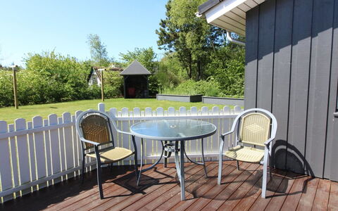 Jannic - 300M to the Fjord: Madera, Mueble, Mueble Para Exteriores, Mesa Al Aire Libre, Porche, Cubierta, Material Compuesto, Silla, Madera Dura, Sombra