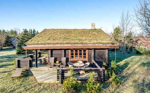 Rajka - 300M to the Fjord: Techo, Cabaña, Casa, Sombra, Vía Muerta, Casa De Campo, Porche, Estructura Al Aire Libre, Edificios Del Jardín