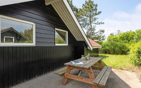 Cornelia - 100M to the Fjord: Madera, Techo, Arquitectura, Casa, Casa, Cabaña, Vía Muerta, Madera Dura, Pendiente, Inmuebles