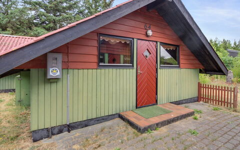 Ingwin - 250M to the Fjord: Madera, Vía Muerta, Techo, Puerta, Casa, Cabaña, Madera Dura, Cobertizo, Manchas De Madera, Edificios Del Jardín