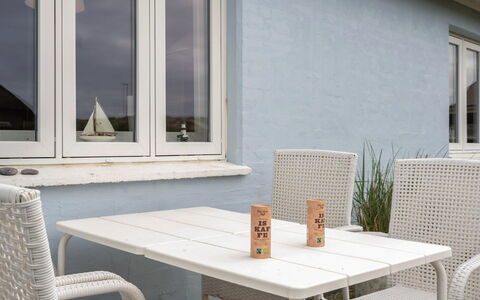 Fransiska - from the Sea: Mueble, Diseño De Interiores, Piso, Madera, Suelo, Techo, Suelos De Madera, Silla, Mesa, Encendiendo