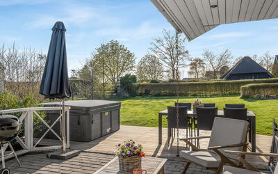 Joannes - 200M from the Sea